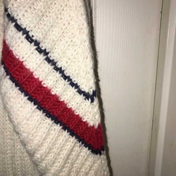 Tommy Hilfiger Women’s Crew Neck Pullover Sweater - Picture 5 of 6